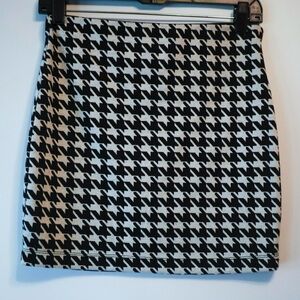 Express Black and White Houndstooth Skirt